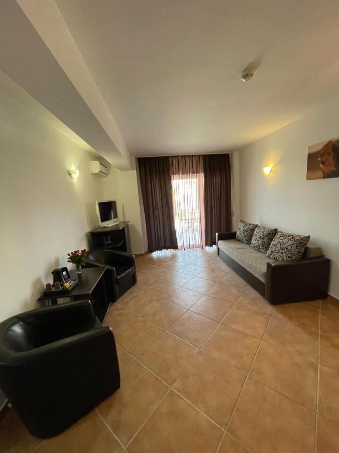 Ametist Casa Leului Hotel Navodari Ngoại thất bức ảnh