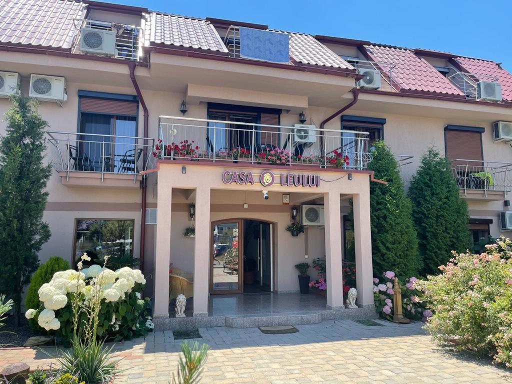 Ametist Casa Leului Hotel Navodari Ngoại thất bức ảnh